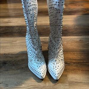 Elegant White Studded Women's Boots